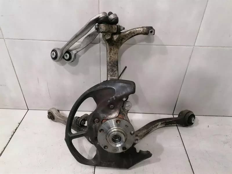 AUDI Audi RS4 8E B7 Left Front Hub 8E0407253F Wheel Bearing Housing Front Left