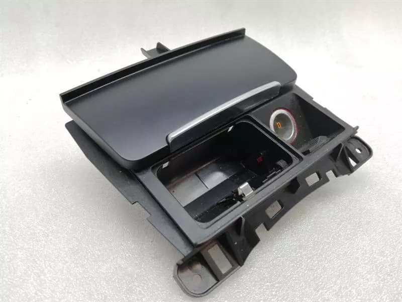 AUDI Audi RS5 A5 S5 8T Ashtray 8K0857965 Ashtray
