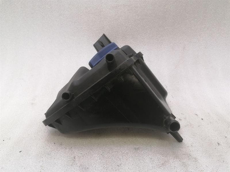 AUDI Audi RS5 8T expansion tank 8T0121405 expansion tank coolant