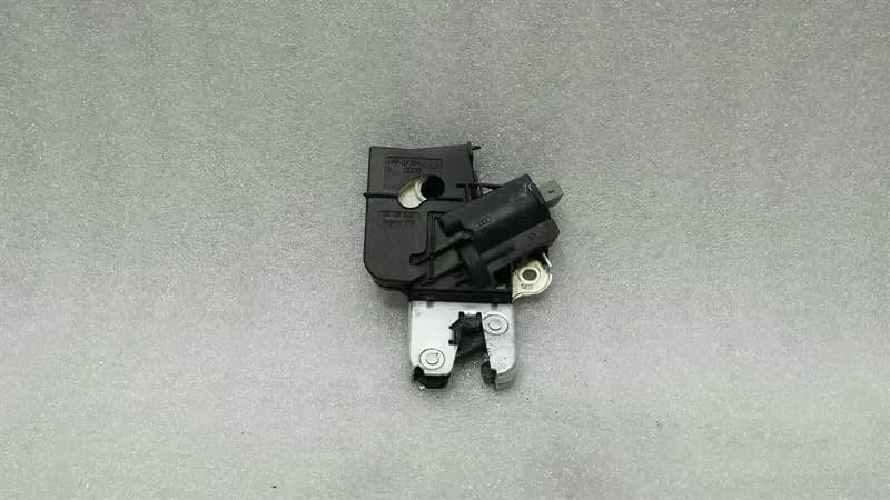 Audi RS4 8E B7 A4 S4 A5 S5 RS5 boat lock 4F5827505D tailgate lock