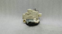 AUDI Audi RS4 8E B7 A4 RHD front right door lock 8E2837016AA right handlebar — thumbnail 1