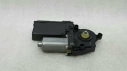 AUDI Audi RS4 8E B7 A4 RHD front left door window engine 8E2959801F right handlebar — thumbnail 3