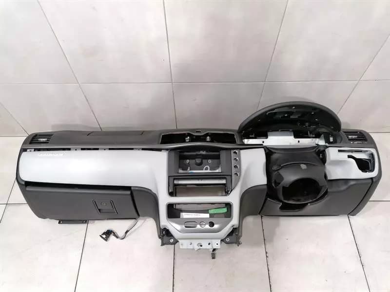 MASERATI GRANTURISMO M145 Leather Dashboard 981604200 RIGHT HANDLE RHD