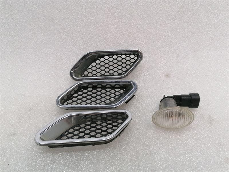 MASERATI Maserati Granturismo M145 Right Wing Air Intake Grills 68265300 Right Fender