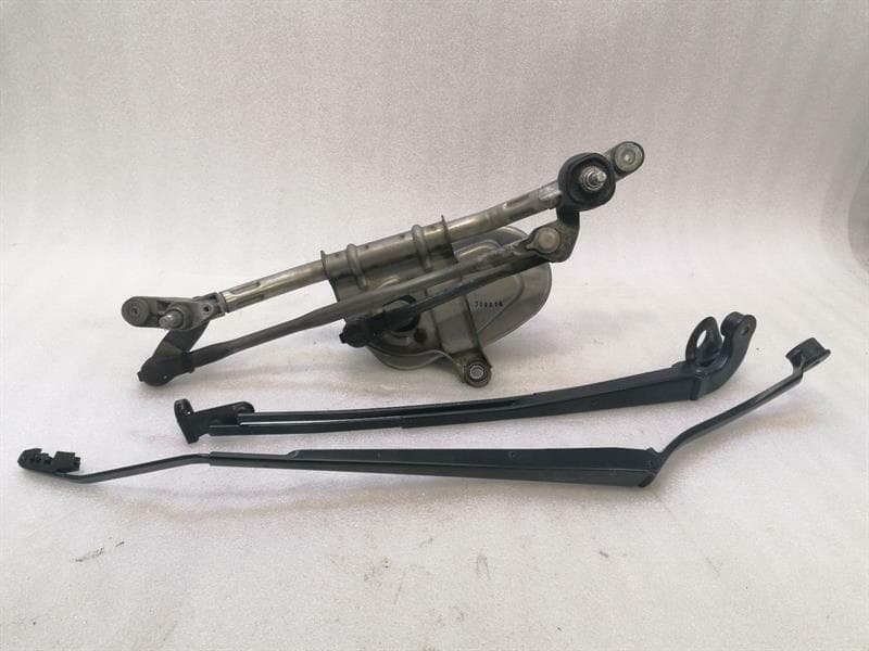 MASERATI MASERATI GRANTURISMO M145 front Wiper engine 80257600 RIGHT HANDLE RHD