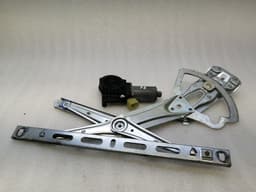MERCEDES-BENZ Mercedes CLK W208 Right Front Door Winder A2097200846 Front Right Window — thumbnail 1