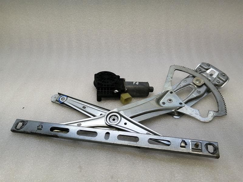 MERCEDES-BENZ Mercedes CLK W208 Right Front Door Winder A2097200846 Front Right Window