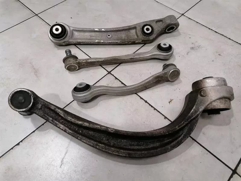 BENTLEY BENTLEY BENTAYGA 36A MK2 Right Front Wishbone 4M0407156E Front Right Side Handlebar