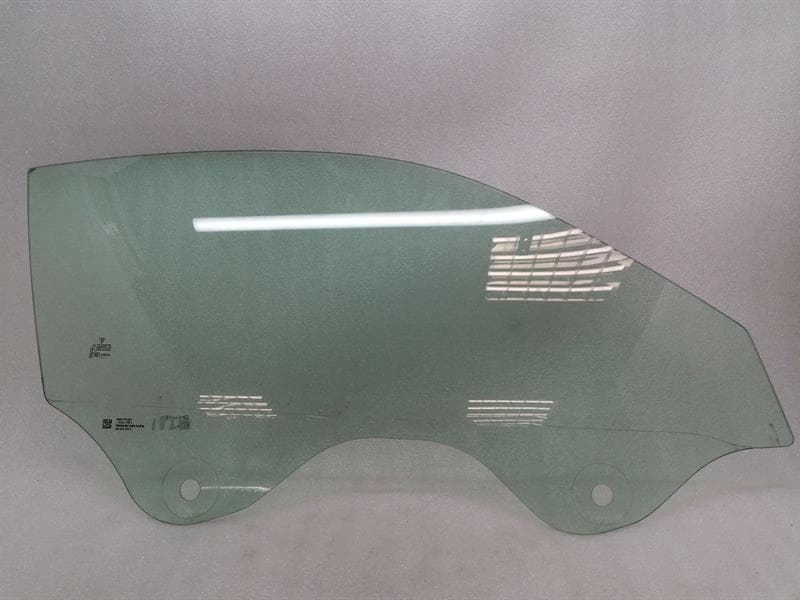 PORSCHE Porsche 911 992 gt3 right front door glass 992845020G door window right defect