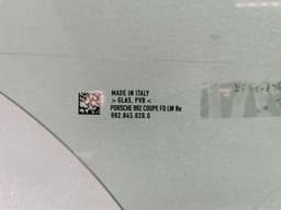 PORSCHE Porsche 911 992 gt3 right front door glass 992845020G door window right defect — thumbnail 2