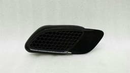 BMW BMW 3 Series E92 M3 right cap grill 8042978 right grille — thumbnail 1