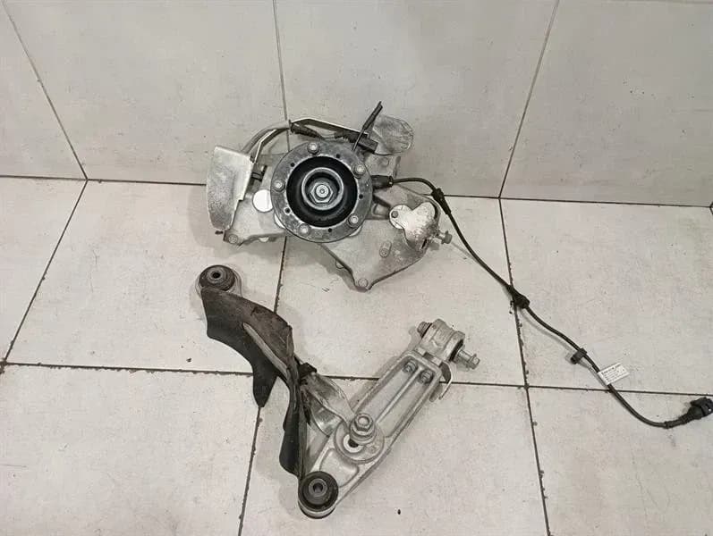 PORSCHE Porsche Cayman 718 GT4RS Right Front Hub 99134165881 Wheel Bearing Housing Front Re