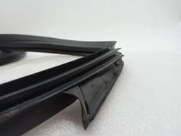 PORSCHE Porsche Cayman 718 GT4RS Door Seal 98153707506 Left Door Seals — thumbnail 4