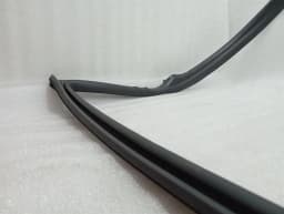 PORSCHE Porsche Cayman 718 GT4RS Door Seal 98153707506 Left Door Seals — thumbnail 8
