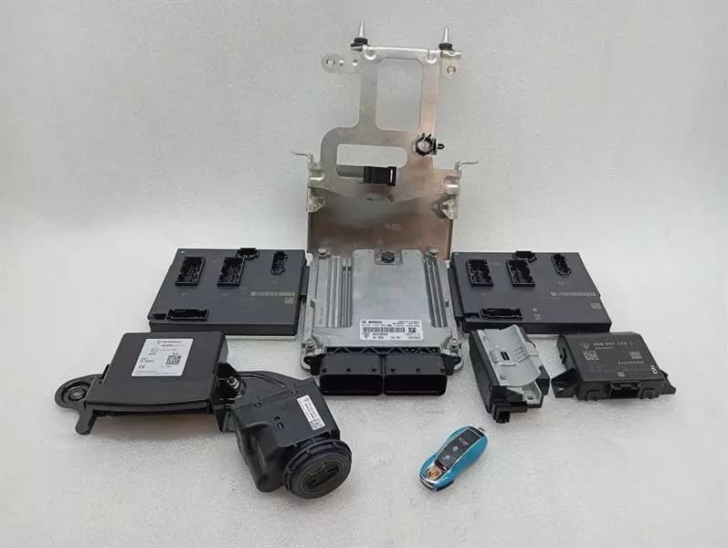 PORSCHE Porsche 911 991 Engine ECU 99161860302 Engine Control Unit SET SET DGG Mk2 4.0