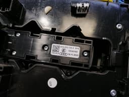 BENTLEY Bentley Bentayga 36A MK2 Dome Light 36A947135BF Interior Light Interior Lamp — thumbnail 8