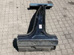 BENTLEY Bentley Bentayga 36A MK2 Side B-Pillar Body Panel Side Skirts Body Panel — thumbnail 2