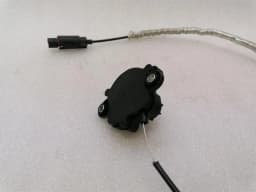 BENTLEY BENTLEY BENTAYGA 36A MK2 Bonnet Lock 4M2713035B RIGHT HANDLE RHD — thumbnail 3