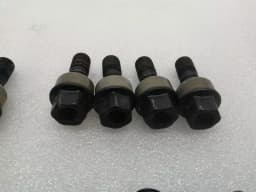 PORSCHE PORSCHE CAYMAN 718 GT4 WHT006978 ALLOY RIM SCRABS LUG BOLT SET LOCK SET — thumbnail 4