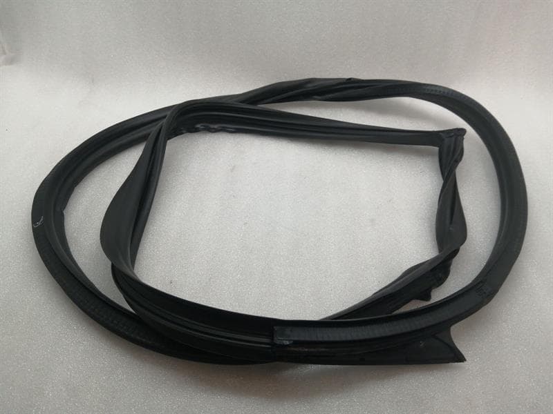 Porsche Cayman 718 door seal 98153707606 door seals right right