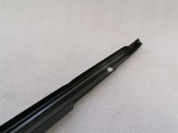 PORSCHE Porsche Cayman 718 Body Moulding 98153748209 Strip RIGHT RIGHT — thumbnail 2