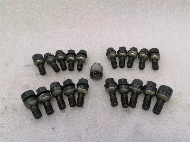 PORSCHE Porsche Boxster Spyder 718 PAF009593 WHT006978 WHEEL SCREWS WHEEL BOLTS