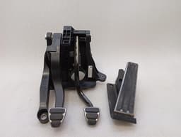 PORSCHE Porsche Boxster Spyder 718 Throttle Pedal (Electrical) 99142301031 Throttle Set — thumbnail 1