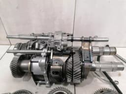PORSCHE Porsche Boxster GT4RS SPYDER Gearbox CG275 PDK Gearbox PARTS PARTS — thumbnail 2