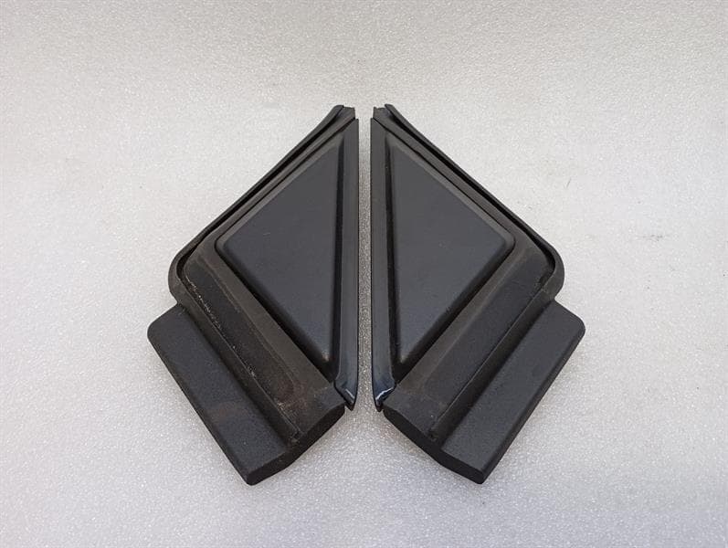MCLAREN McLaren 720S Spider 14A3252SP DOOR WINDOW CORNER TRIM