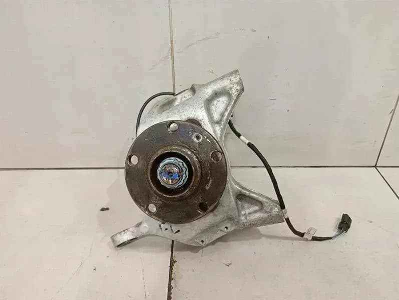 McLaren 720S Spider Left Front Hub 14B0710CP Wheel Bearing Housing Front Left