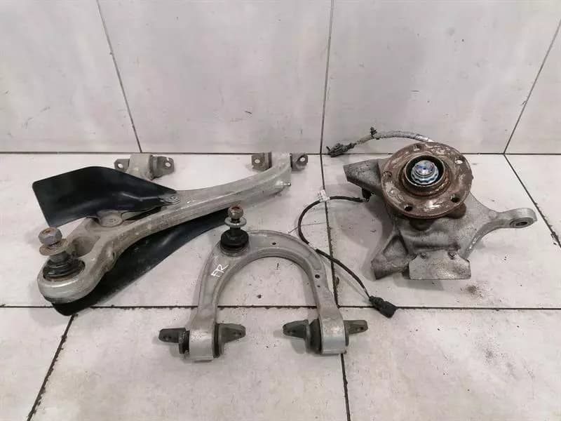 McLaren 720S 14B0431CP 14B0591CP Right Front Hub Wheel Bearing Housing Front Right