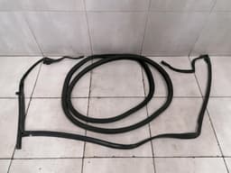 MCLAREN McLaren 720S Coupe Door Seal 14AC486CP RIGHT Door Seals — thumbnail 4