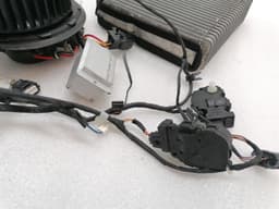 MCLAREN McLaren 720S Coupe Heater Blower 11A4153CP RHD SET Engine Heater Blower — thumbnail 3