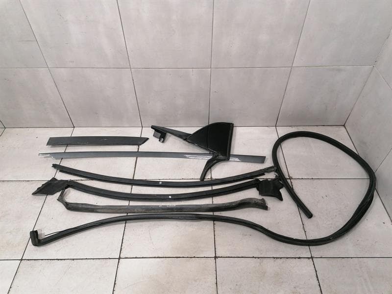 MCLAREN McLaren 720S Coupe Door Seal 13A6535CP Door Seals RIGHT RIGHT