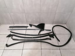 MCLAREN McLaren 720S Coupe Door Seal 13A6535CP Door Seals RIGHT RIGHT — thumbnail 9