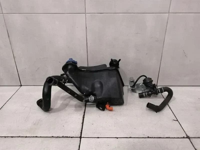 Porsche Cayman 718 GT4 Expansion Tank 98110604704 Expansion Tank Coolant