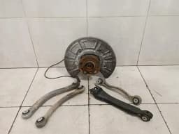 MERCEDES-BENZ Mercedes C63 AMG W205 Left Rear Hub A2053509713 Wheel Bearing Housing Rear Left — thumbnail 1