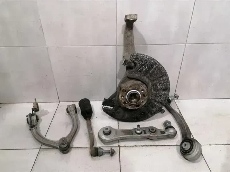 Mercedes C63 AMG RWD W205 Right Front Hub A2053325400 Wheel Bearing Housing Front RE