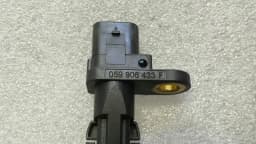 AUDI Audi RS6 4G RS7 Crankshaft Position Sensor 059906433F Pulse Generator Crankshaft — thumbnail 2