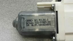 AUDI Audi RS6 4G FRH door window motor 8K0959802B power window motor front right — thumbnail 5