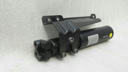 AUDI Audi RS6 4G left pneumatic valve 4G0616813 central valve chassis left — thumbnail 8