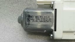 AUDI Audi RS6 4G RRH door window motor 8K0959812A window regulator motor rear right — thumbnail 5