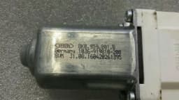AUDI Audi RS6 4G FLH door window motor 8K0959801B power window motor front left — thumbnail 5