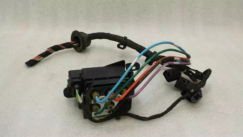 BENTLEY Bentley Continental GT V8S Air suspension valve 3D0616013C valve block Airmatic