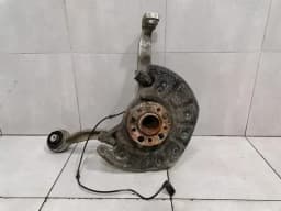 MERCEDES-BENZ Mercedes C63 AMG W205 Right Front Hub A2053325400 Wheel Bearing Case Front Right — thumbnail 1