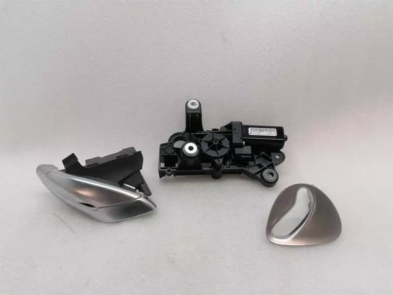 Mercedes CL W217 Right Front Seatbelt Feeder A2178600282 Seat Belt Retainer Right