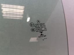 MERCEDES-BENZ Mercedes GT C190 COUPE left front door glass A1907250110 door window front left — thumbnail 6
