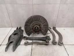 MERCEDES-BENZ Mercedes C63 AMG W205 Right Rear Hub A2053509813 Wheel Bearing Housing Rear Right — thumbnail 1
