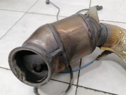 MERCEDES-BENZ Mercedes C W205 Catalytic Converter A2054900920 Catalytic Converter AMG C63 DEFECT — thumbnail 6