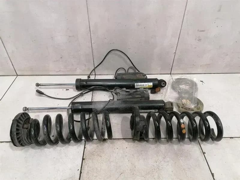 MERCEDES-BENZ Mercedes C63 AMG W205 shock absorber rear A2053201300 shock absorber rear set
